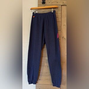 Aviator Navy women’s navy bolt sweatpants size small. EUC.